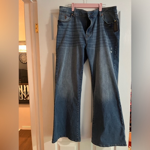 BNWT US POLO ASSOCIATION JEANS IN A SIZE 18 - Picture 1 of 3